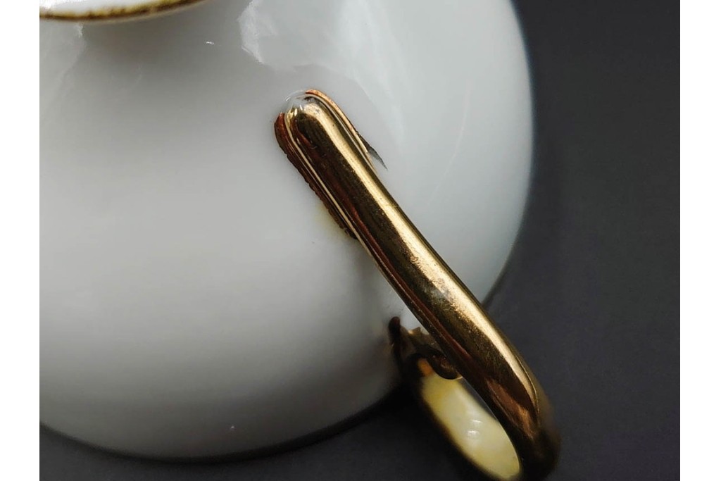 オールドノリタケ(NORITAKE)　マルキ印　金盛と薔薇のデザインが華やかなトリオ2客・カップ&ソーサー1客セット　(R-088012)