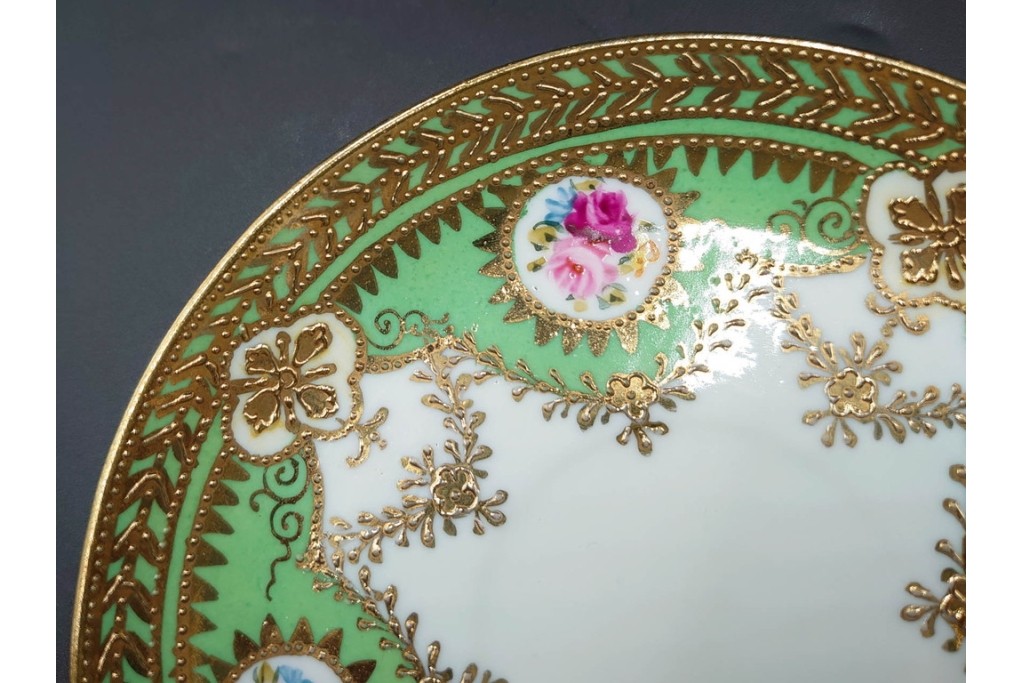 オールドノリタケ(NORITAKE)　マルキ印　金盛と薔薇のデザインが華やかなトリオ2客・カップ&ソーサー1客セット　(R-088012)