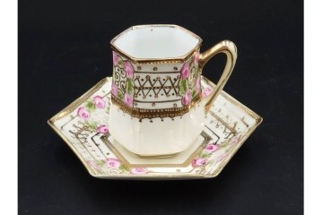 オールドノリタケ(NORITAKE)　マルキ印　金盛と薔薇のデザインが華やかなトリオ2客・カップ&ソーサー1客セット　(R-088012)
