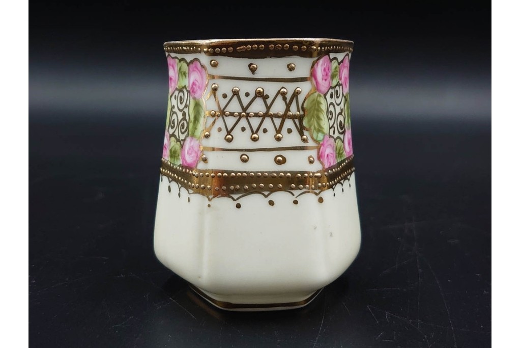 オールドノリタケ(NORITAKE)　マルキ印　金盛と薔薇のデザインが華やかなトリオ2客・カップ&ソーサー1客セット　(R-088012)