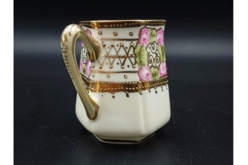 オールドノリタケ(NORITAKE)　マルキ印　金盛と薔薇のデザインが華やかなトリオ2客・カップ&ソーサー1客セット　(R-088012)
