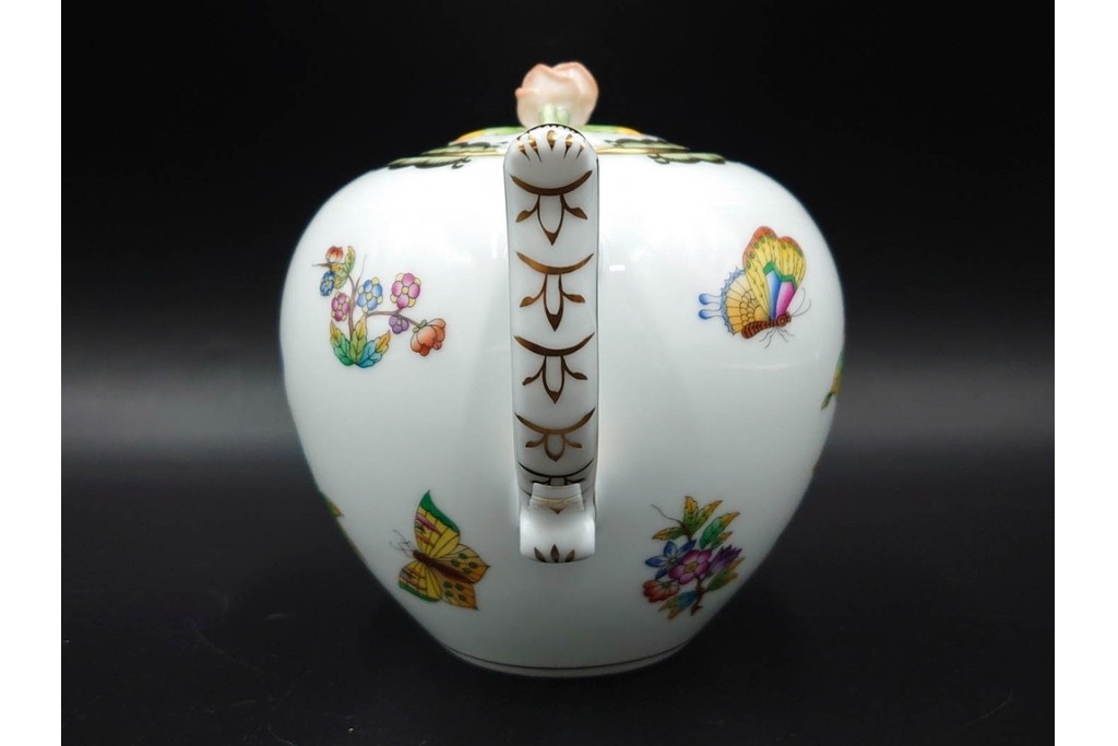 ハンガリー　ヘレンド(HEREND)　ヴィクトリア・ブーケ　華やかな花と蝶の絵柄が目を引くティーポット　定価8万1400円　(R-088017)