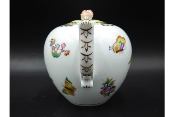 ハンガリー　ヘレンド(HEREND)　ヴィクトリア・ブーケ　華やかな花と蝶の絵柄が目を引くティーポット　定価8万1400円　(R-088017)