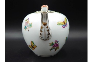 ハンガリー　ヘレンド(HEREND)　ヴィクトリア・ブーケ　華やかな花と蝶の絵柄が目を引くティーポット　定価8万1400円　(R-088017)