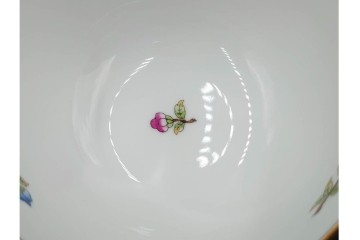 ハンガリー　ヘレンド(HEREND)　ヴィクトリア・ブーケ　華やかな花と蝶の絵柄が目を引くトリオセット　定価(合計)9万5700円　(R-088018)