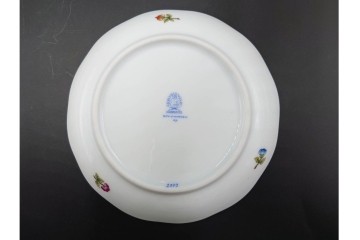ハンガリー　ヘレンド(HEREND)　ヴィクトリア・ブーケ　華やかな花と蝶の絵柄が目を引くトリオセット　定価(合計)9万5700円　(R-088018)