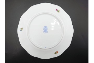 ハンガリー　ヘレンド(HEREND)　ヴィクトリア・ブーケ　華やかな花と蝶の絵柄が目を引くトリオセット　定価(合計)9万5700円　(R-088018)