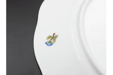 ハンガリー　ヘレンド(HEREND)　ヴィクトリア・ブーケ　華やかな花と蝶の絵柄が目を引くトリオセット　定価(合計)9万5700円　(R-088018)