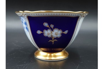 大倉陶園(OKURA/OAC)　金白金蝕ぶどう唐草　瑠璃桜　気品あるデザインが美しいトリオ2客・プレートセット　(R-088022)