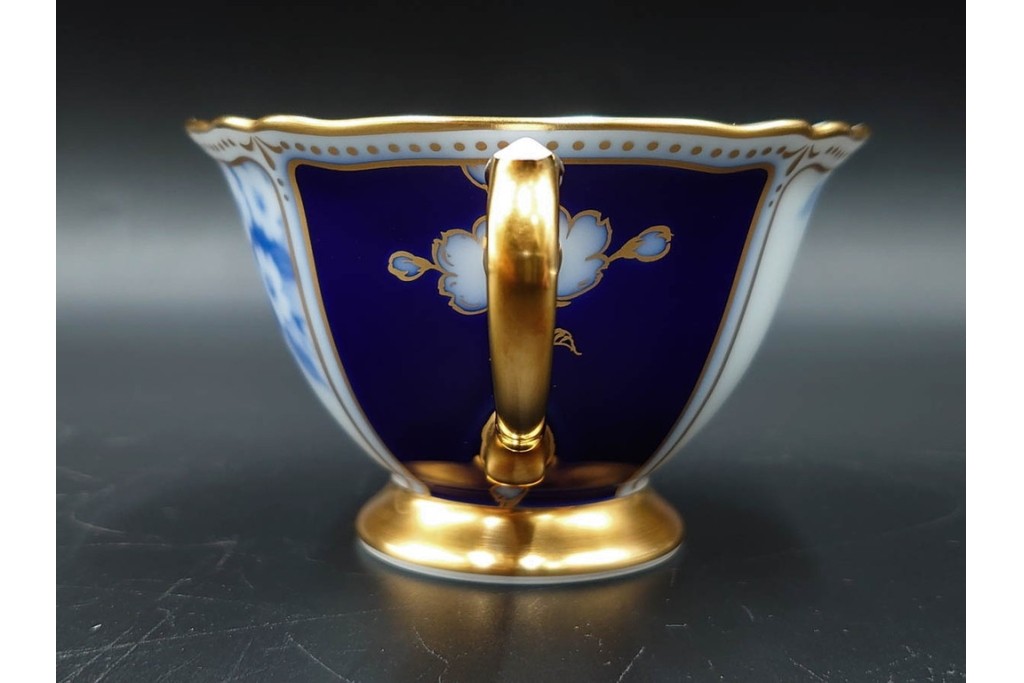 大倉陶園(OKURA/OAC)　金白金蝕ぶどう唐草　瑠璃桜　気品あるデザインが美しいトリオ2客・プレートセット　(R-088022)
