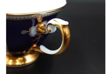 大倉陶園(OKURA/OAC)　金白金蝕ぶどう唐草　瑠璃桜　気品あるデザインが美しいトリオ2客・プレートセット　(R-088022)