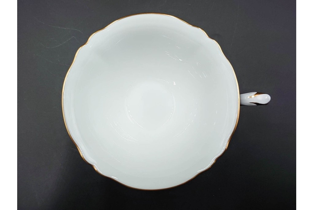 大倉陶園(OKURA/OAC)　金白金蝕ぶどう唐草　瑠璃桜　気品あるデザインが美しいトリオ2客・プレートセット　(R-088022)