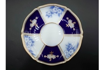 大倉陶園(OKURA/OAC)　金白金蝕ぶどう唐草　瑠璃桜　気品あるデザインが美しいトリオ2客・プレートセット　(R-088022)