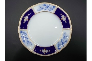 大倉陶園(OKURA/OAC)　金白金蝕ぶどう唐草　瑠璃桜　気品あるデザインが美しいトリオ2客・プレートセット　(R-088022)