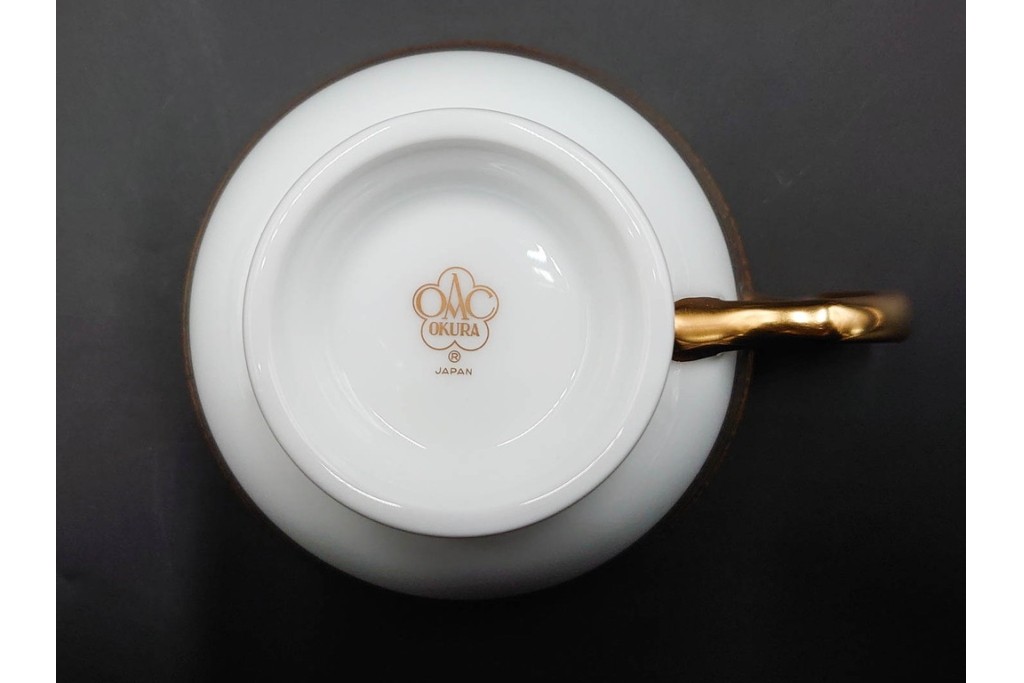 大倉陶園(OKURA/OAC)　金白金蝕ぶどう唐草　瑠璃桜　気品あるデザインが美しいトリオ2客・プレートセット　(R-088022)