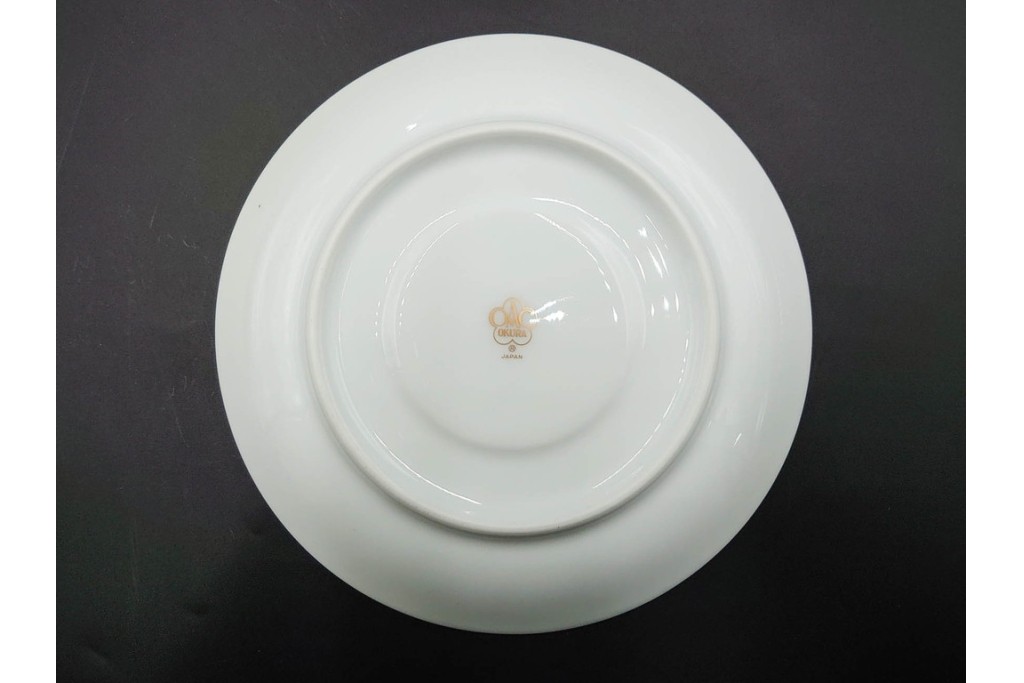 大倉陶園(OKURA/OAC)　金白金蝕ぶどう唐草　瑠璃桜　気品あるデザインが美しいトリオ2客・プレートセット　(R-088022)