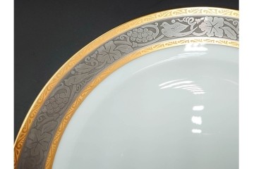 大倉陶園(OKURA/OAC)　金白金蝕ぶどう唐草　瑠璃桜　気品あるデザインが美しいトリオ2客・プレートセット　(R-088022)