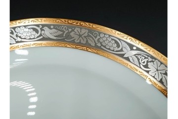 大倉陶園(OKURA/OAC)　金白金蝕ぶどう唐草　瑠璃桜　気品あるデザインが美しいトリオ2客・プレートセット　(R-088022)