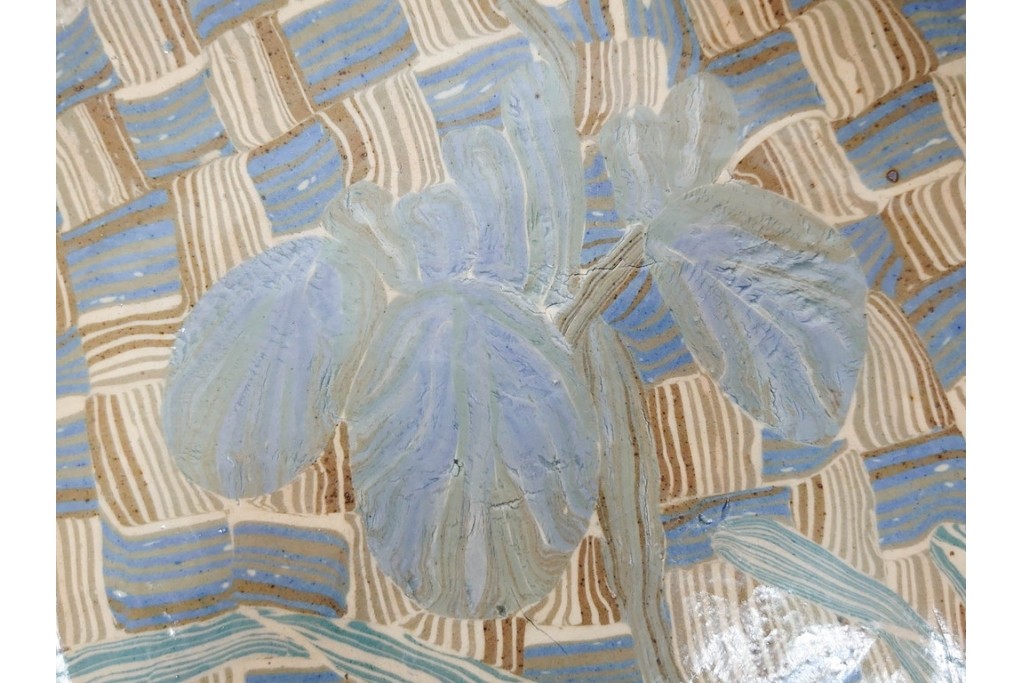 内田泰秀　三越個展　錦練上手　網代とあやめ文の平鉢　共箱付き　(R-088026)