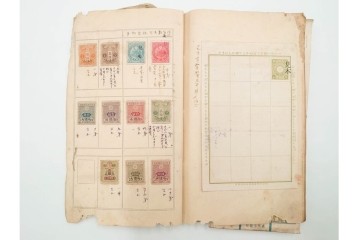 朝鮮・支那　葉書・封筒・菊切手を含む見本(みほん)帳などまとめてセット　(R-088029)