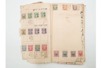 朝鮮・支那　葉書・封筒・菊切手を含む見本(みほん)帳などまとめてセット　(R-088029)