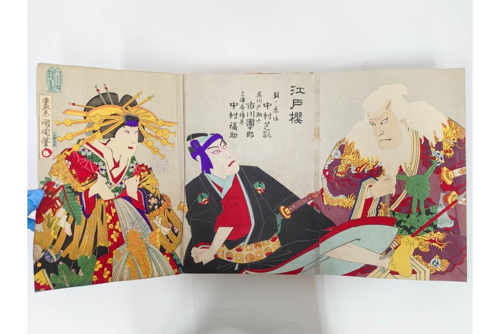 真作　明治期　浮世絵　版画画帳　水野年方・尾形月耕・宮川春汀・楊州周延・梅堂小国政(柳蛙)など　3枚続・6枚続を含む木版画109枚セット　(R-088030)