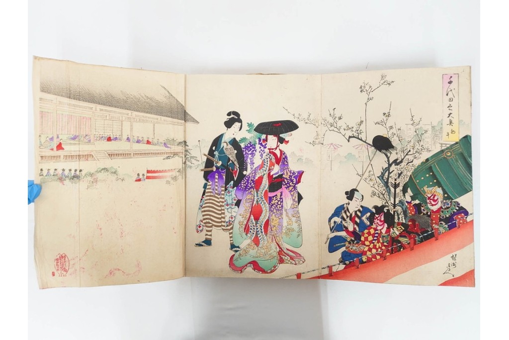 真作　明治期　浮世絵　版画画帳　水野年方・尾形月耕・宮川春汀・楊州周延・梅堂小国政(柳蛙)など　3枚続・6枚続を含む木版画109枚セット　(R-088030)