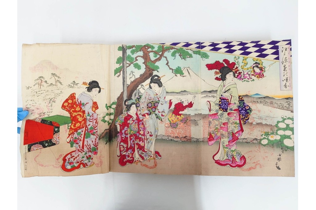 真作　明治期　浮世絵　版画画帳　水野年方・尾形月耕・宮川春汀・楊州周延・梅堂小国政(柳蛙)など　3枚続・6枚続を含む木版画109枚セット　(R-088030)