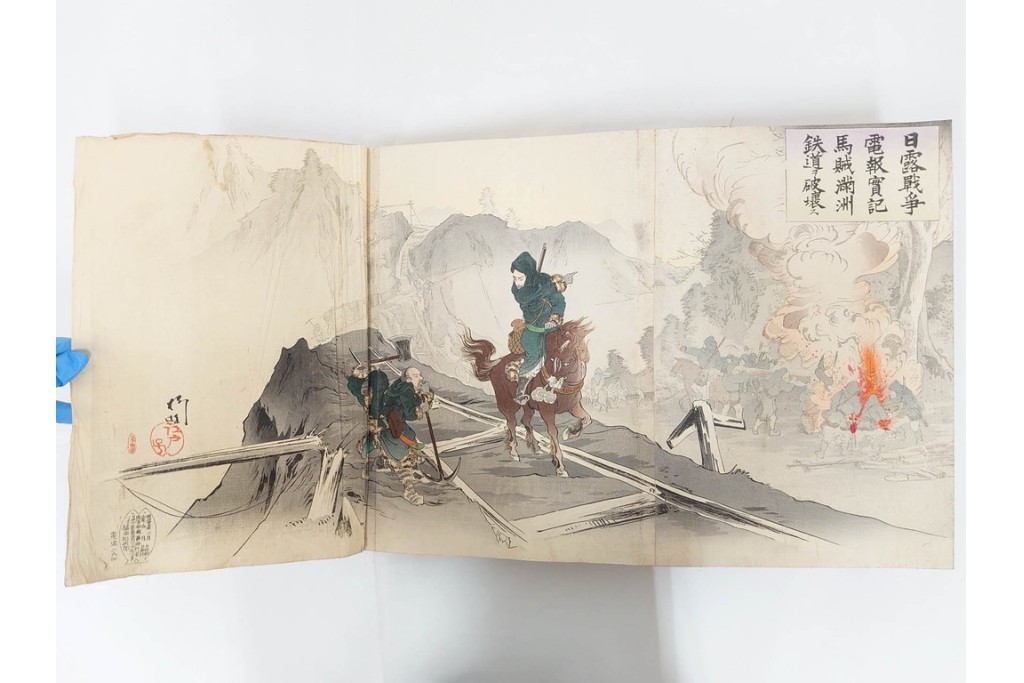 真作　明治期　浮世絵　版画画帳　水野年方・尾形月耕・宮川春汀・楊州周延・梅堂小国政(柳蛙)など　3枚続・6枚続を含む木版画109枚セット　(R-088030)