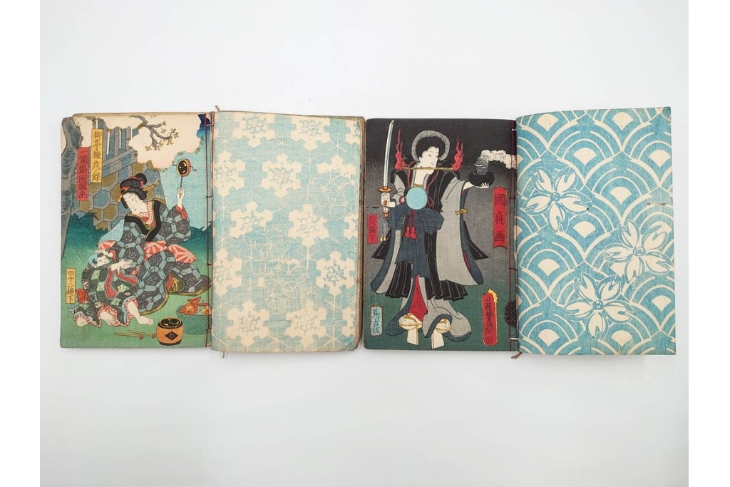 木版画　合巻(合本)　「雪梅芳譚犬の草紙(八犬伝犬の草紙)」　1編から37編・41編から55編　合計104巻(104冊)セット　(R-088031)