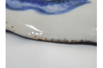 江戸期　古伊万里　染付　輪花形　直径約42cm(1尺4寸)　花唐草に花鳥・山水図を配した大皿　(R-088034)