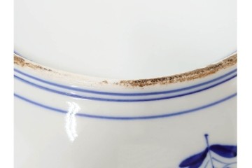 幕末から明治期　古伊万里　染付・金彩　直径47cm(1尺5寸)　余白を活かした鶴文と水辺の草花文が美しい大皿　(R-088035)