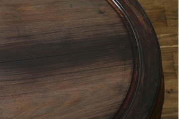 中国アンティーク　中国古玩　花梨(カリン)材　東洋美術様式の彫刻装飾が施された入れ子式スツール付き円卓　(R-088041)