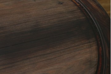 中国アンティーク　中国古玩　花梨(カリン)材　東洋美術様式の彫刻装飾が施された入れ子式スツール付き円卓　(R-088041)