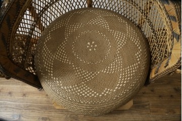 ヴィンテージ家具　上手物!!　繊細な編み込みとくびれたシルエットが優美なラタン製のピーコックチェア　(R-088042)