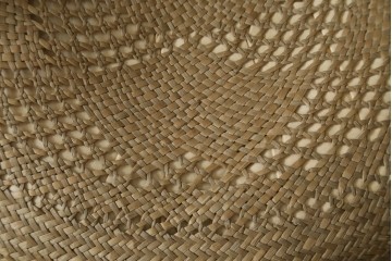 ヴィンテージ家具　上手物!!　繊細な編み込みとくびれたシルエットが優美なラタン製のピーコックチェア　(R-088042)