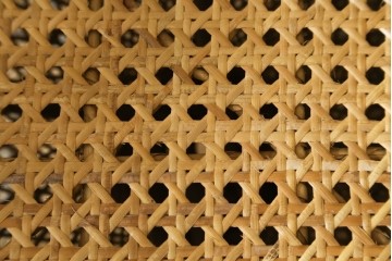 ヴィンテージ家具　上手物!!　繊細な編み込みとくびれたシルエットが優美なラタン製のピーコックチェア　(R-088042)