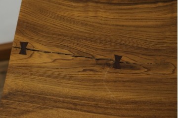 中古　LIVING HOUSE(リビングハウス)　SYU(集・シュウ)　楡(ニレ)材　ユニークな造形と天板の木目が魅力のテレビボード　(R-088044)