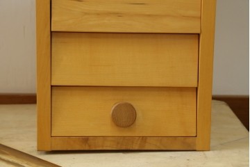 中古　LIVING HOUSE(リビングハウス)　SYU(集・シュウ)　楡(ニレ)材　ユニークな造形と天板の木目が魅力のテレビボード　(R-088044)