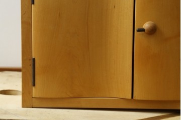 中古　LIVING HOUSE(リビングハウス)　SYU(集・シュウ)　楡(ニレ)材　ユニークな造形と天板の木目が魅力のテレビボード　(R-088044)