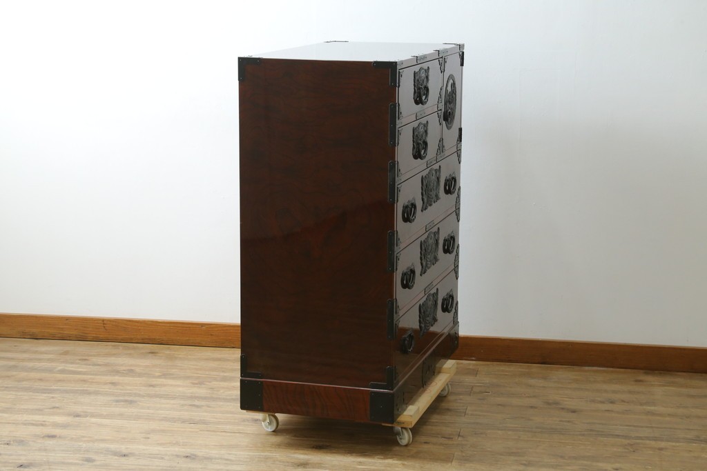 中古　美品　仙台民芸箪笥(仙台箪笥)　漆塗り　杢目を引き立てる高級木地呂塗り仕上げの整理箪笥　定価約80万円　(R-088045)　