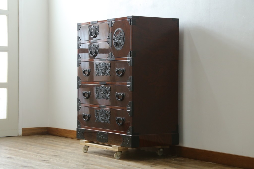 中古　美品　仙台民芸箪笥(仙台箪笥)　漆塗り　杢目を引き立てる高級木地呂塗り仕上げの整理箪笥　定価約80万円　(R-088045)　