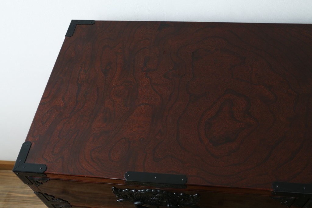 中古　美品　仙台民芸箪笥(仙台箪笥)　漆塗り　杢目を引き立てる高級木地呂塗り仕上げの整理箪笥　定価約80万円　(R-088045)　