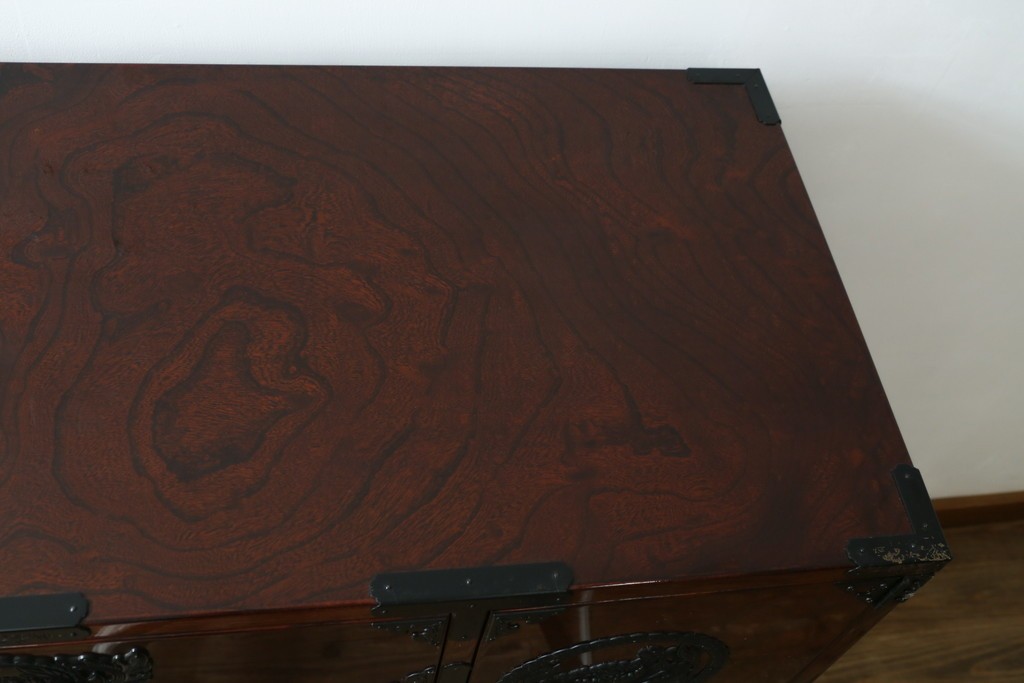 中古　美品　仙台民芸箪笥(仙台箪笥)　漆塗り　杢目を引き立てる高級木地呂塗り仕上げの整理箪笥　定価約80万円　(R-088045)　