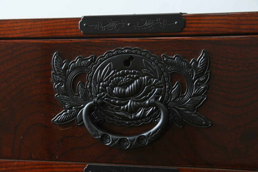 中古　美品　仙台民芸箪笥(仙台箪笥)　漆塗り　杢目を引き立てる高級木地呂塗り仕上げの整理箪笥　定価約80万円　(R-088045)　