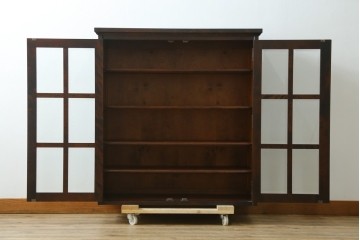 《台輪取り付け加工費込み》　中古　北海道民芸家具　HM160K　クラシカルな佇まいが魅力のガラス扉のキャビネット　(R-088048)