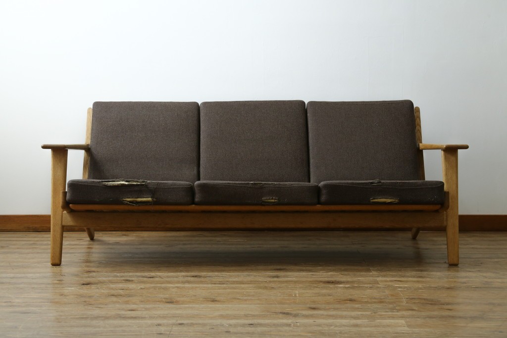 デンマークヴィンテージ　GETAMA(ゲタマ)　Hans J. Wegner(ハンス・J・ウェグナー)　GE290　3人掛けソファ　(R-088050)