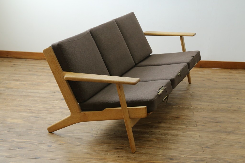 デンマークヴィンテージ　GETAMA(ゲタマ)　Hans J. Wegner(ハンス・J・ウェグナー)　GE290　3人掛けソファ　(R-088050)