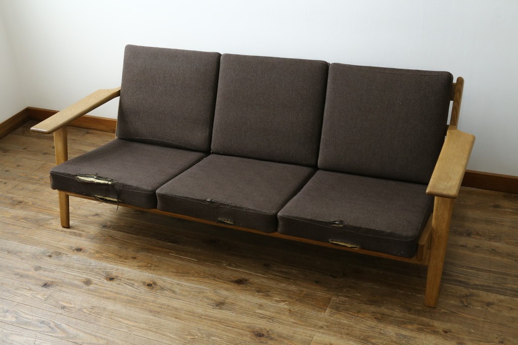 デンマークヴィンテージ　GETAMA(ゲタマ)　Hans J. Wegner(ハンス・J・ウェグナー)　GE290　3人掛けソファ　(R-088050)