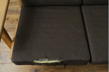 デンマークヴィンテージ　GETAMA(ゲタマ)　Hans J. Wegner(ハンス・J・ウェグナー)　GE290　3人掛けソファ　(R-088050)